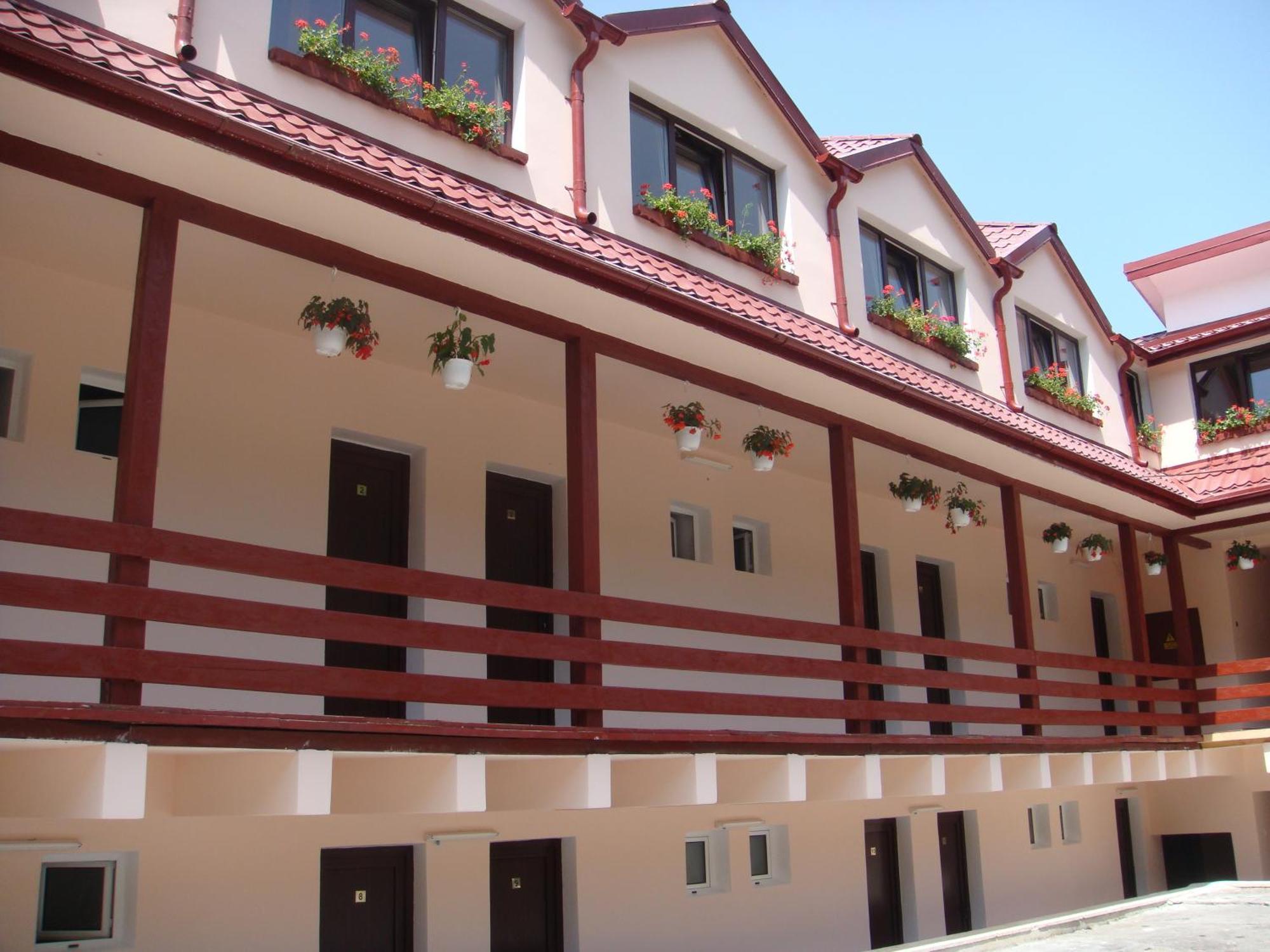 Motel Cristina Биказ Екстериор снимка