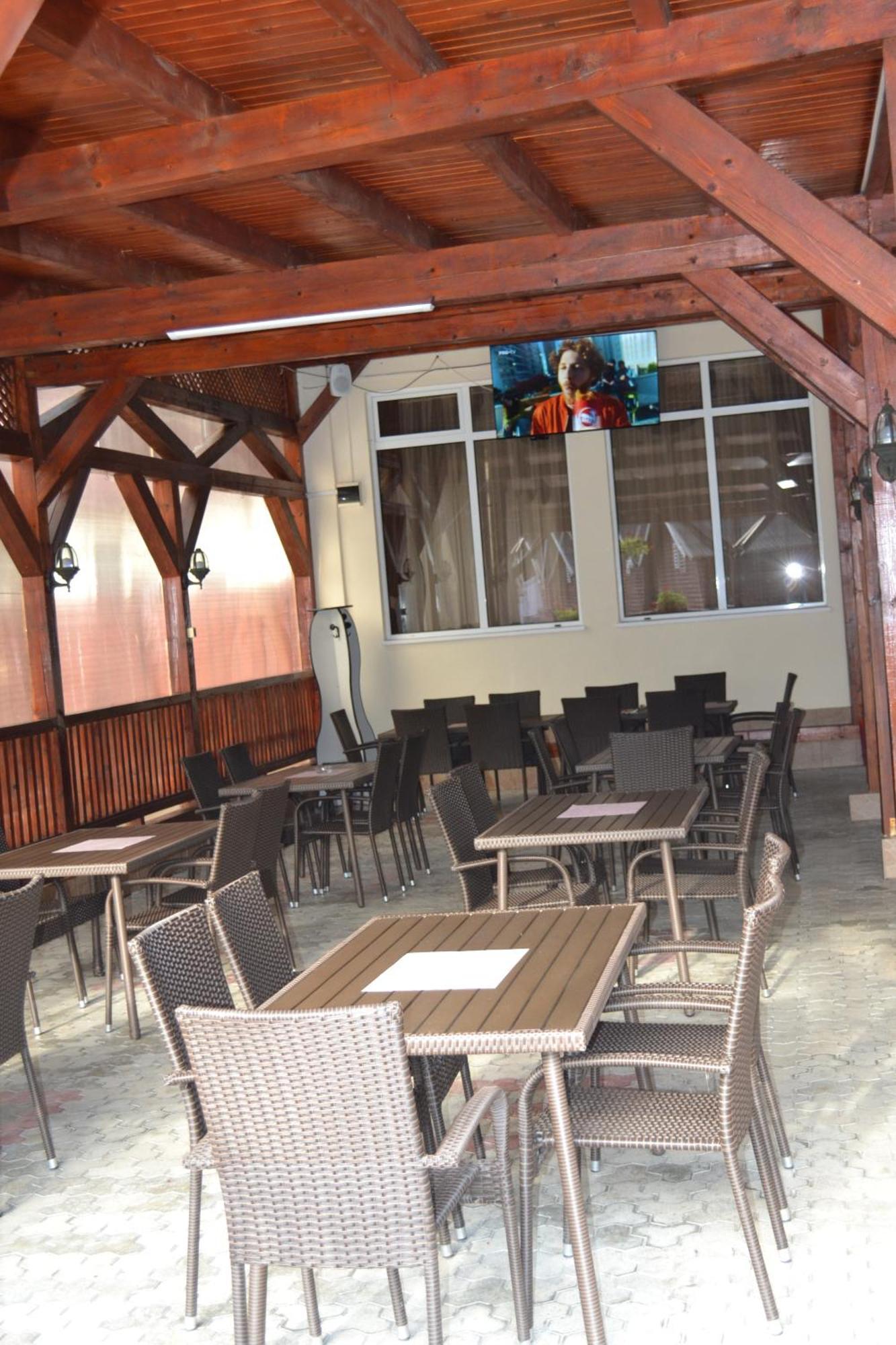 Motel Cristina Биказ Екстериор снимка